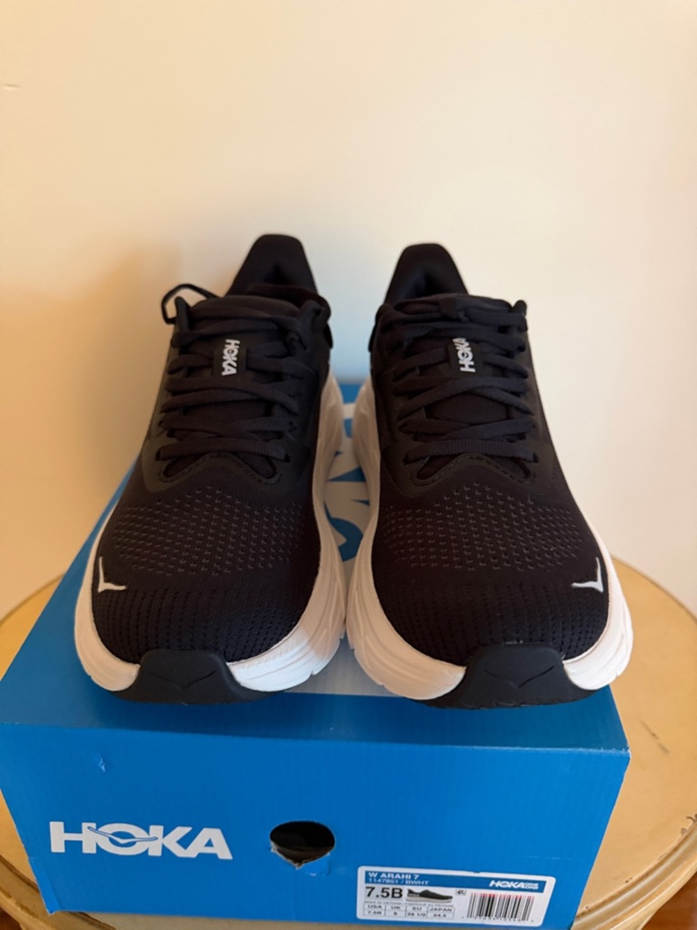 Hoka Women’s Arahi 7 Size 7.5B
